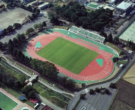 美原公園陸上競技場（全景）.jpg