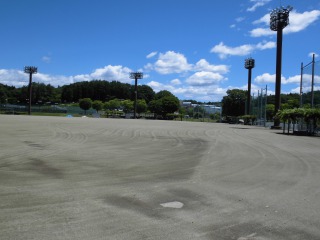 多目的運動場.JPG