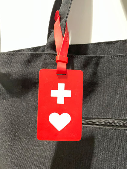 セミオーダーヘルプカード　ヘルプマーク補助　乗り物　恐竜　踏切 セミオーダー オリジナルヘルプカード ヘルプマーク貼付カード - メルカリ